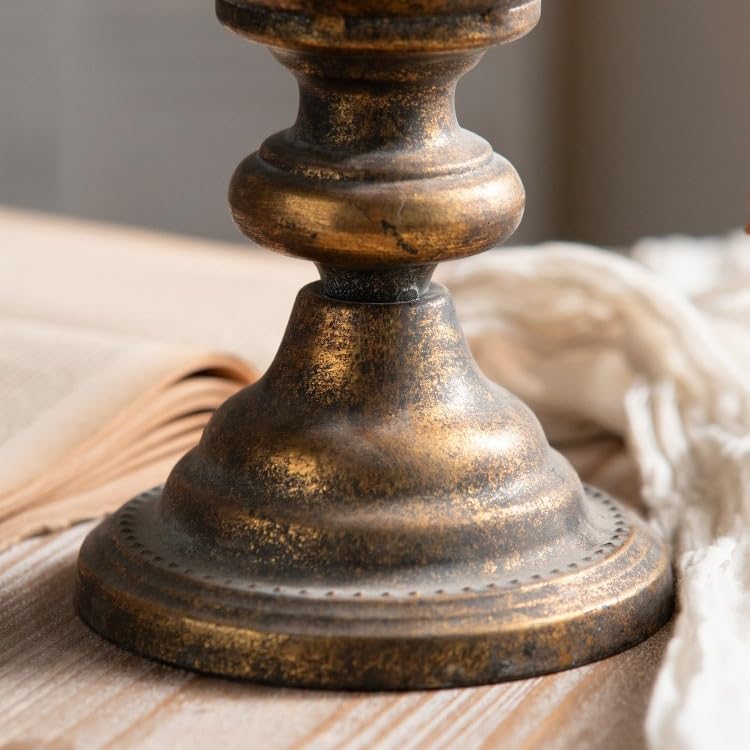 Ornamento for Vaso in Oro in Stile Reale