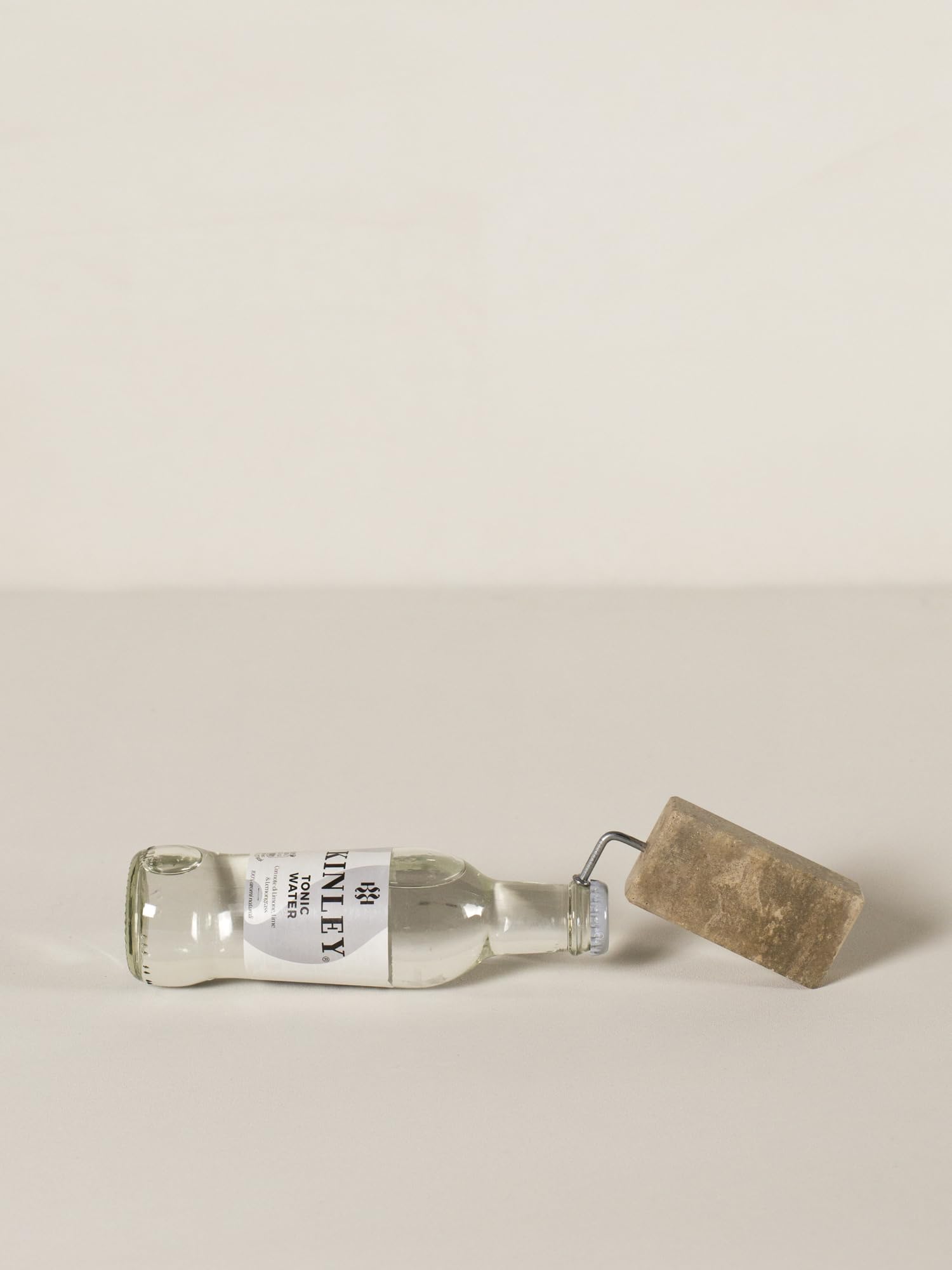 Abrebotellas de mármol (Travertino Noce)