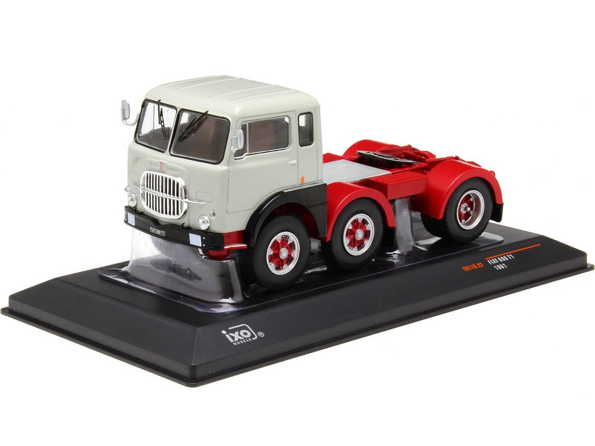 イクソ 1/43 フィアット 690 T1 1961 トレーラーヘッド イクソ 1/43 フィアット 690 T1 1961 トレーラーヘッド - メルカリ