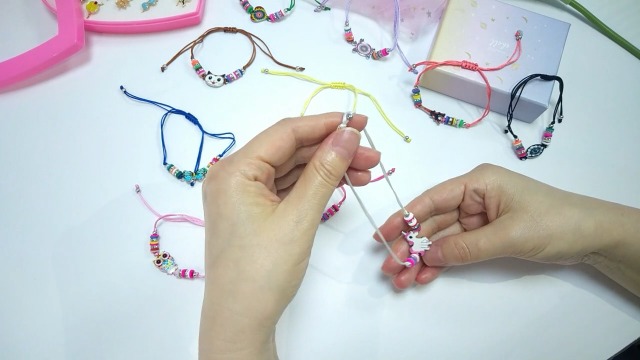 Set 30 Braccialetti E Anelli Bambini Regolabili - Bomboniere Unicorno, Animali - Foto 5