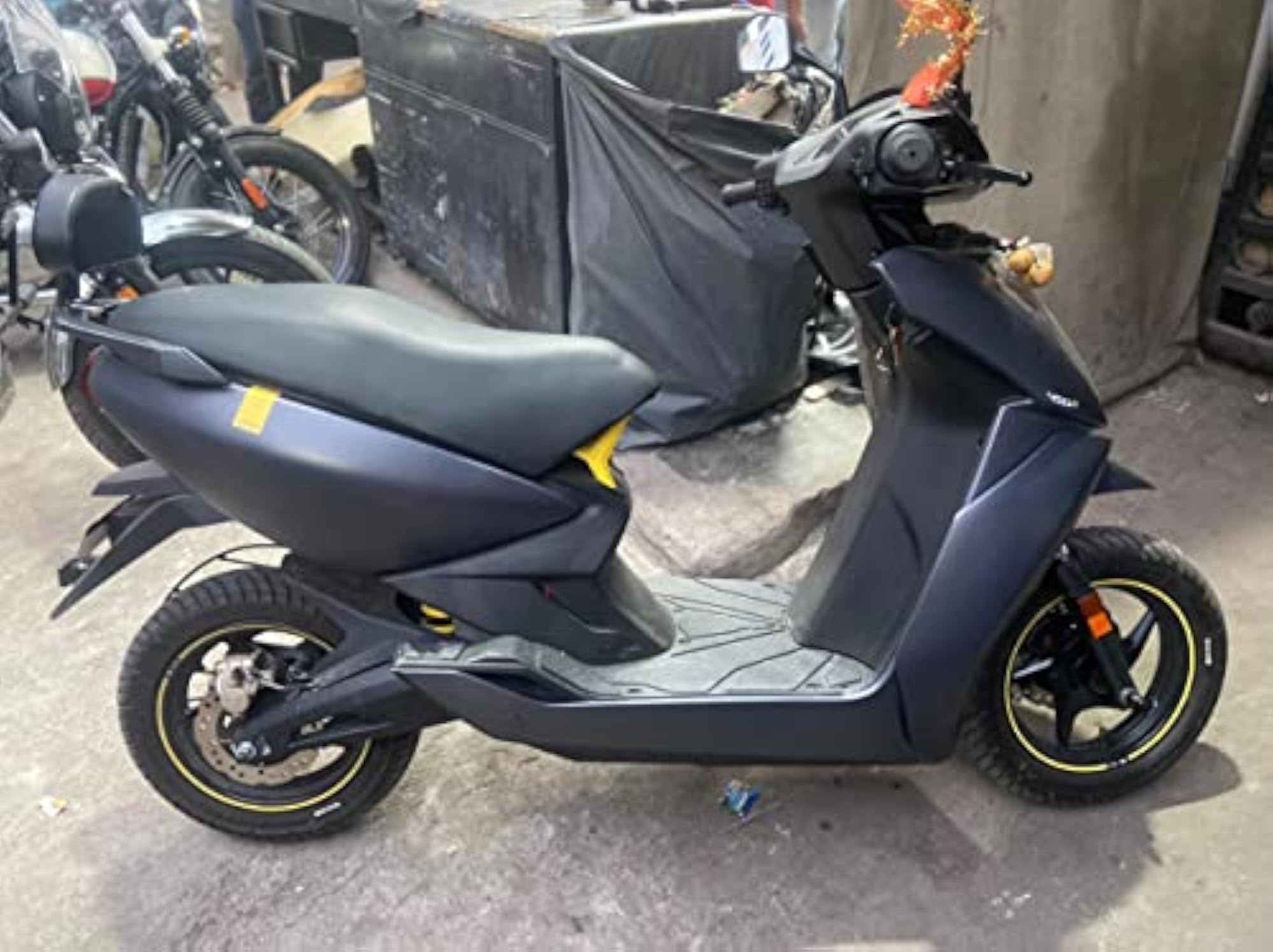 Ather 450X Gen 3 Adjustable Back Rest - Vinyl