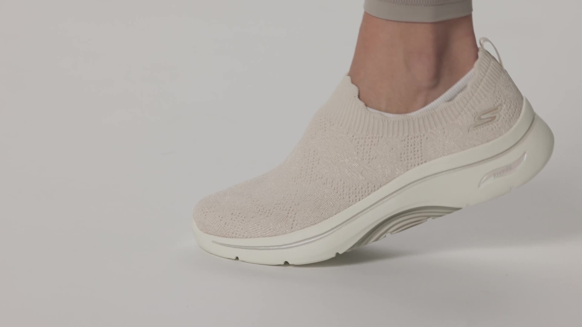 Amazon.com | Skechers Women's Go Walk Arch Fit 2.0 Rosa Linda