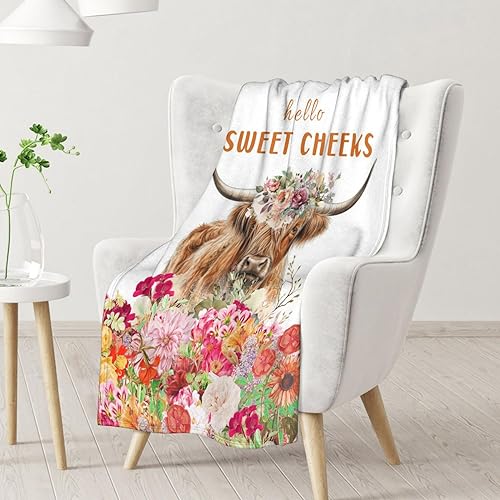 Mercuryelf Highland Cow Throw Blanket - Soft, Fuzzy & Warm - 50x60 Inches Flannel Blankets for Living Room, Sofa - White Novelty Throws Gift for Teens
