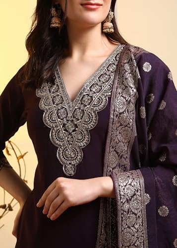 Image of New Ethnic 4 You Women's Embroidered Straight Kurta Set with Jacquard Dupatta