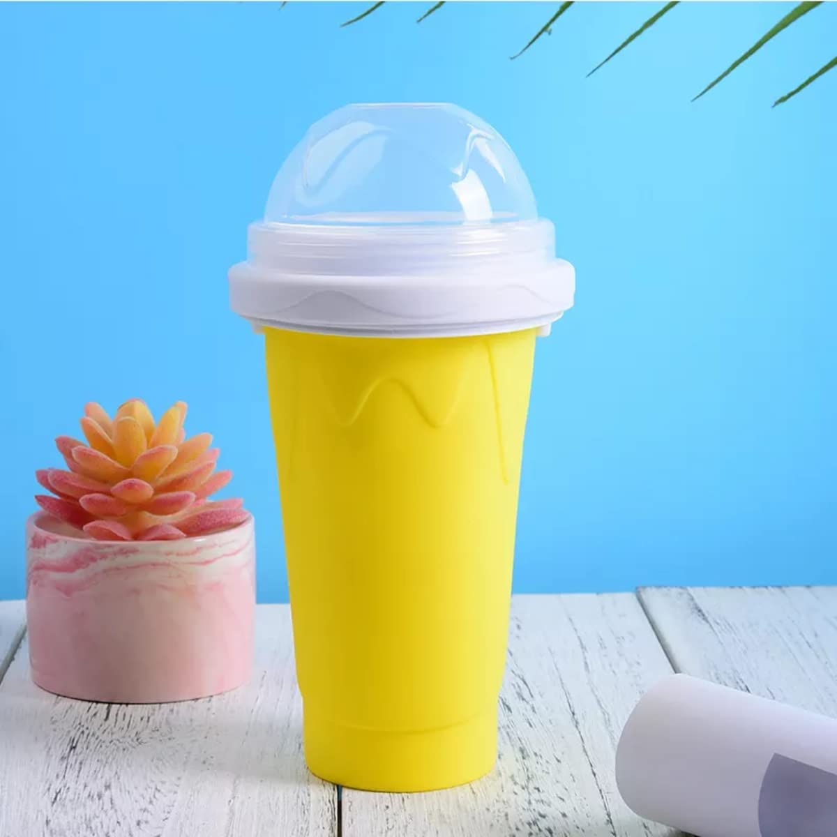 Slushy Maker Cup, TIK TOK Magic Quick Frozen Squeezable Silicon Smoothies Cooling Slushie Cup, Homemade Milk Shake Ice Cream, Slushy Maker (yellow)