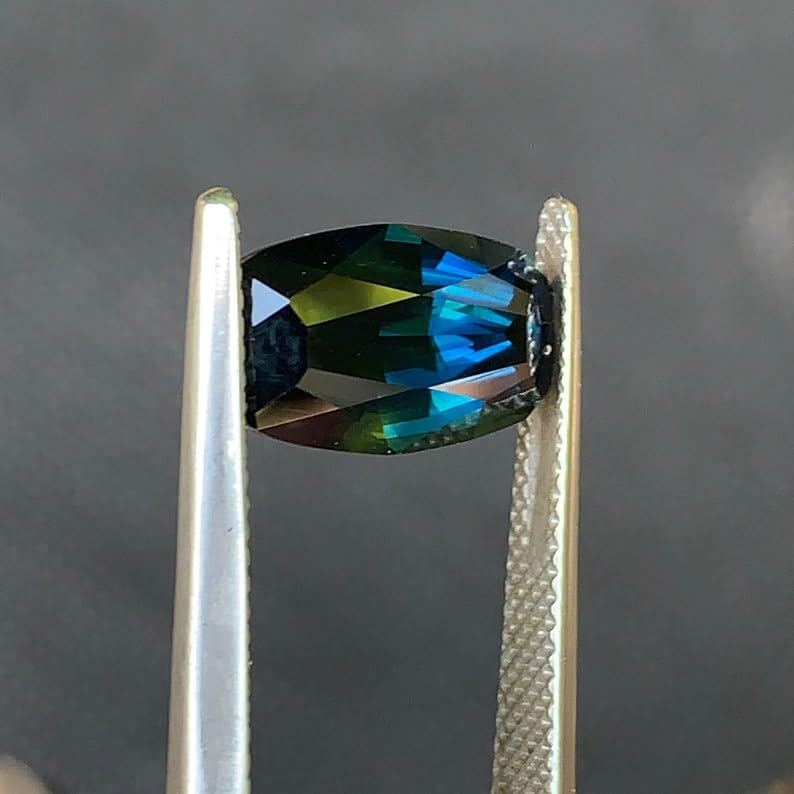 Saphir vert naturel coussin pour concevoir votre bague de fiançailles