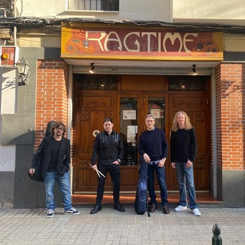 EN AQUELLA PLAZA DEL CENTRO