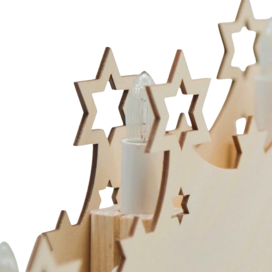 Lichterbogen ELB – Motiv Weihnachtsmann mit Geschenk | 32 x 56 x 5 cm – Schwibbogen aus Holz – Leuchtbogen mit 7 Kerzen – Original Erzgebirge Fensterbogen – Weihnachtsdeko