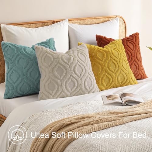 decorUhome Fall Throw Pillow Covers 20x20 Inch Set of 2, Soft Plush Decorative Faux Fur Beige Solid Couch Pillow Covers, Accent Farmhouse Neutral Square Euro Pillow Cases for Sofa Bed Living Room