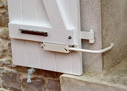 BLOQUE VOLET BLANC: 2 Arrêts de volet avec poignée pour ouvrir et fermer facilement tous volets battants sans se pencher. Blocage des volets ouverts. Facilité et sécurité au quotidien.