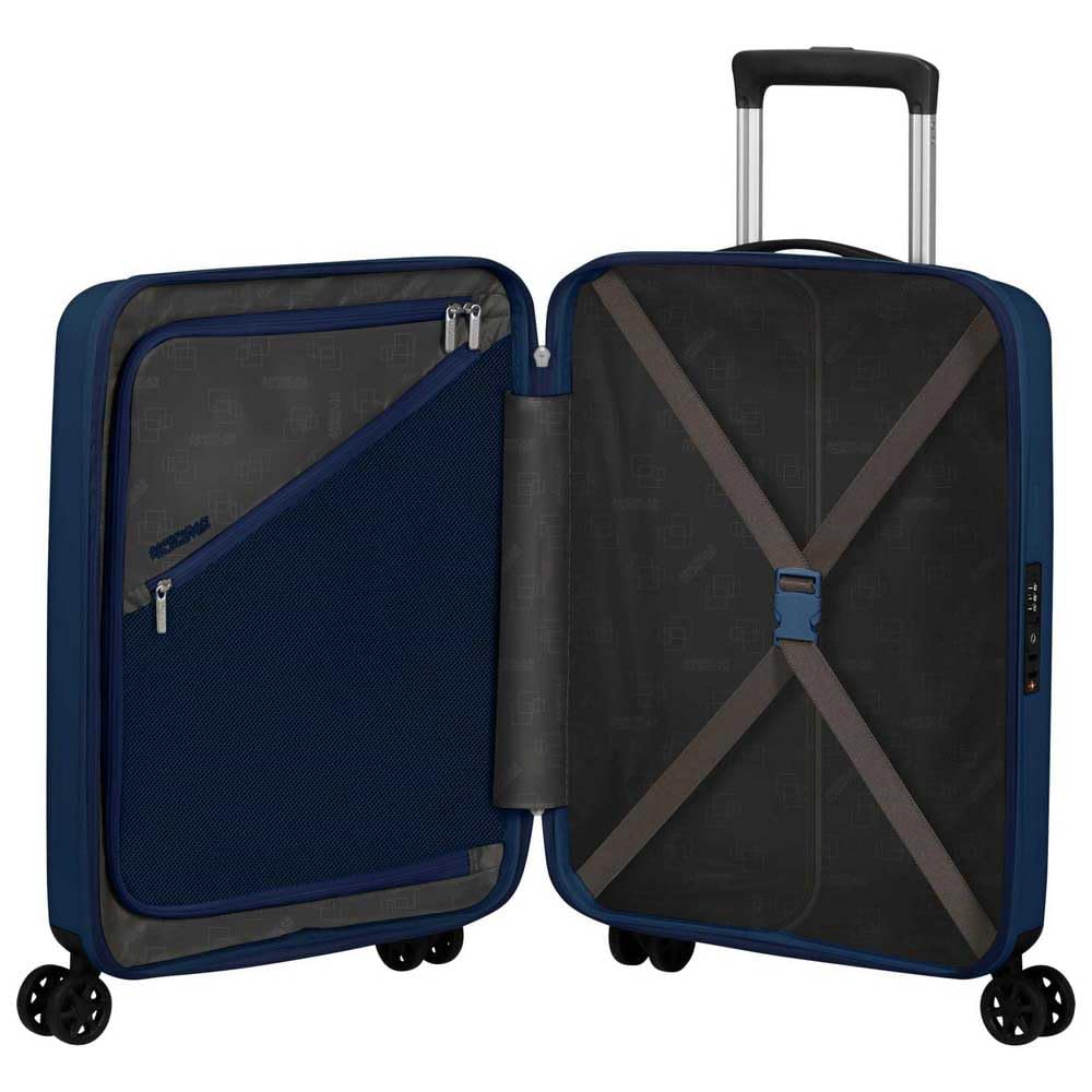 American Tourister Trolley rigido, bagaglio a mano, realizzato in POLIPROPILENE robusto e antigraffio. Molto pratico e super leggero, dispone di due ampi scomparti, divisorio nel comparto superiore e