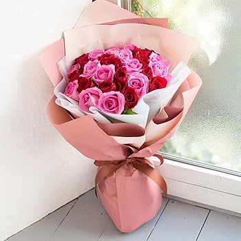 Amazon｜フラワーキッチン バラ30本の花束 【赤ピンク：バイカラー