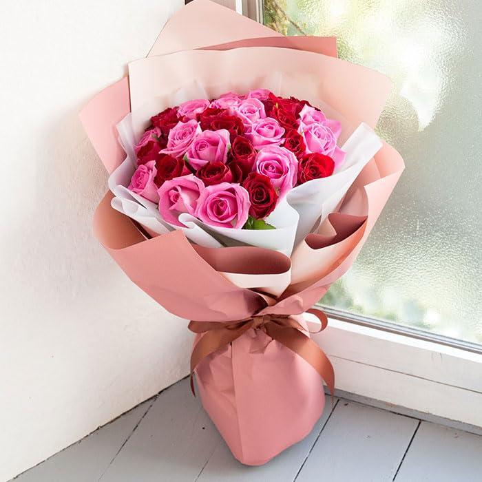 Amazon｜フラワーキッチン バラ30本の花束 【赤ピンク：バイカラー