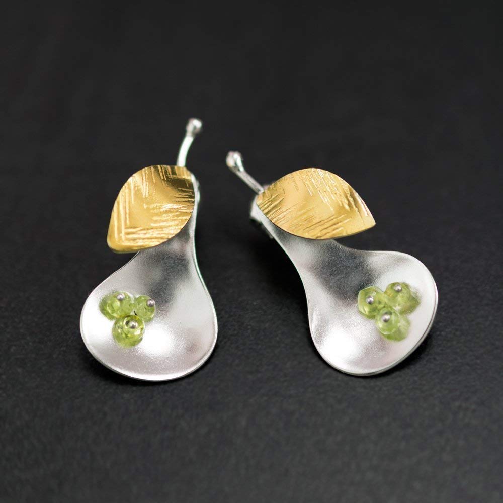 Birnen-Ohrstecker Ohrringe aus 925 Sterlingsilber mit vergoldeten Blättern – naturinspiriert, leicht, nickelfrei und hypoallergen – handmade by Emmanuela