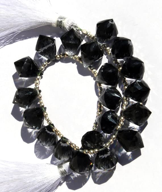Quartz gris briolettes 9x14 mm naturelles pour des bijoux au design haut de gamme