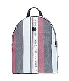 Diese tolle TOMMY HILFIGER Tasche ist ein echt schickes modisches Accessoire. Das einzigartige Mustert begeistert hier alle! Der Rucksack ist ein echter Alltagsheld und wird Ihnen aufgrund seines großräumigen Hauptfaches so einiges erleichtern! Maße: 26 x 34 x 13 cm
