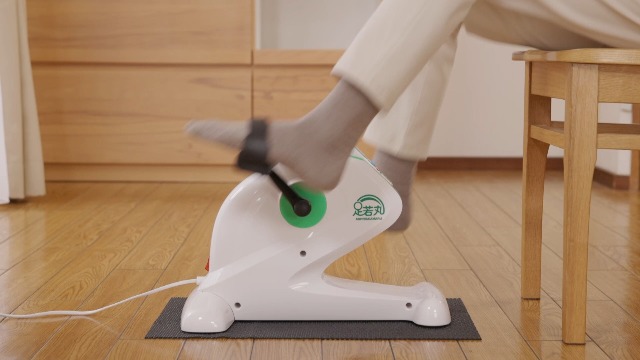 足若丸　エクササイズマシン 美品 Amazon.co.jp: 【公式】足若丸 電動サイクルマシン いつまでも健康に