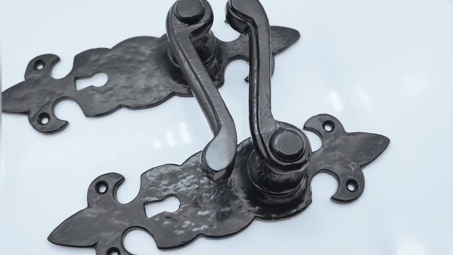 Escutcheon Round Hammered Cast Antique Iron With Cover 35mm Diameter - View #4