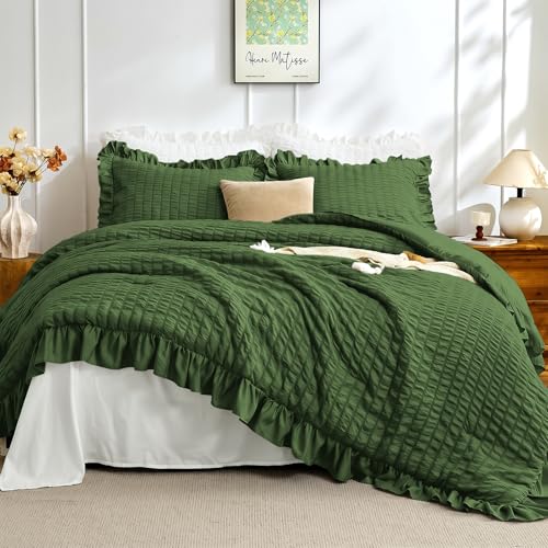 JOLLYVOGUE Dark Green Queen Comforter Set, 3 Pieces Seersucker Comforters Queen Size, Lightweight & Fluffy Bedding Sets Queen for All Season with 1 Ruffle Comforter and 2 Ruffle Pillowshams