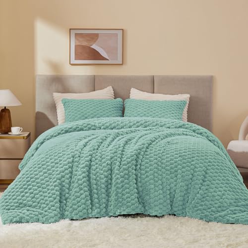 BEDELITE Fluffy King Size Comforter Set - Haze Blue Fleece Soft Comforter for King Size Bed, Luxury Warm Bedding Set for Winter, Fuzzy Bed Set 3 Pieces (1 Comforter, 2 Pillowcases)