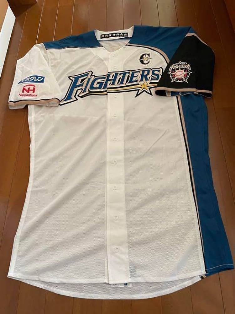 Amazon.co.jp: 中田翔 日ハム時代ユニフォーム キャプテンマーク