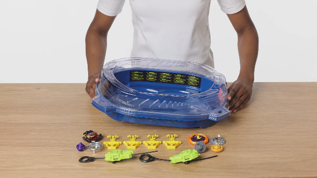 Beyblade Burst QuadStrike, Set de Combat Thunder Edge avec arène