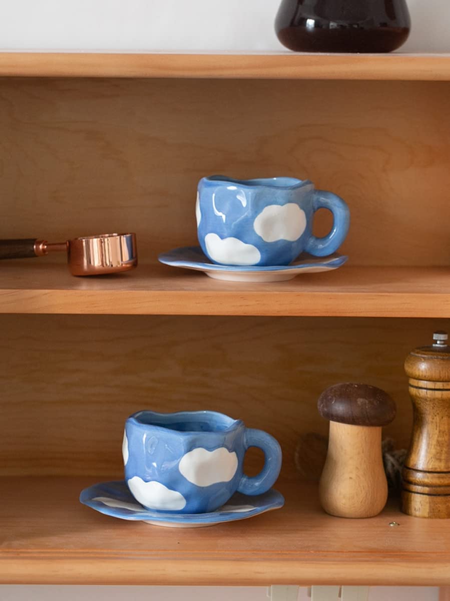 Espressotassen Handbemalte Kaffeetasse mit Untertasse aus Keramik mit blauem Himmel und weißen Wolken, handgefertigtes Teetasse-Untertassen-Set, süßes Geschenk for Sie Espresso Tassen(Color:D)