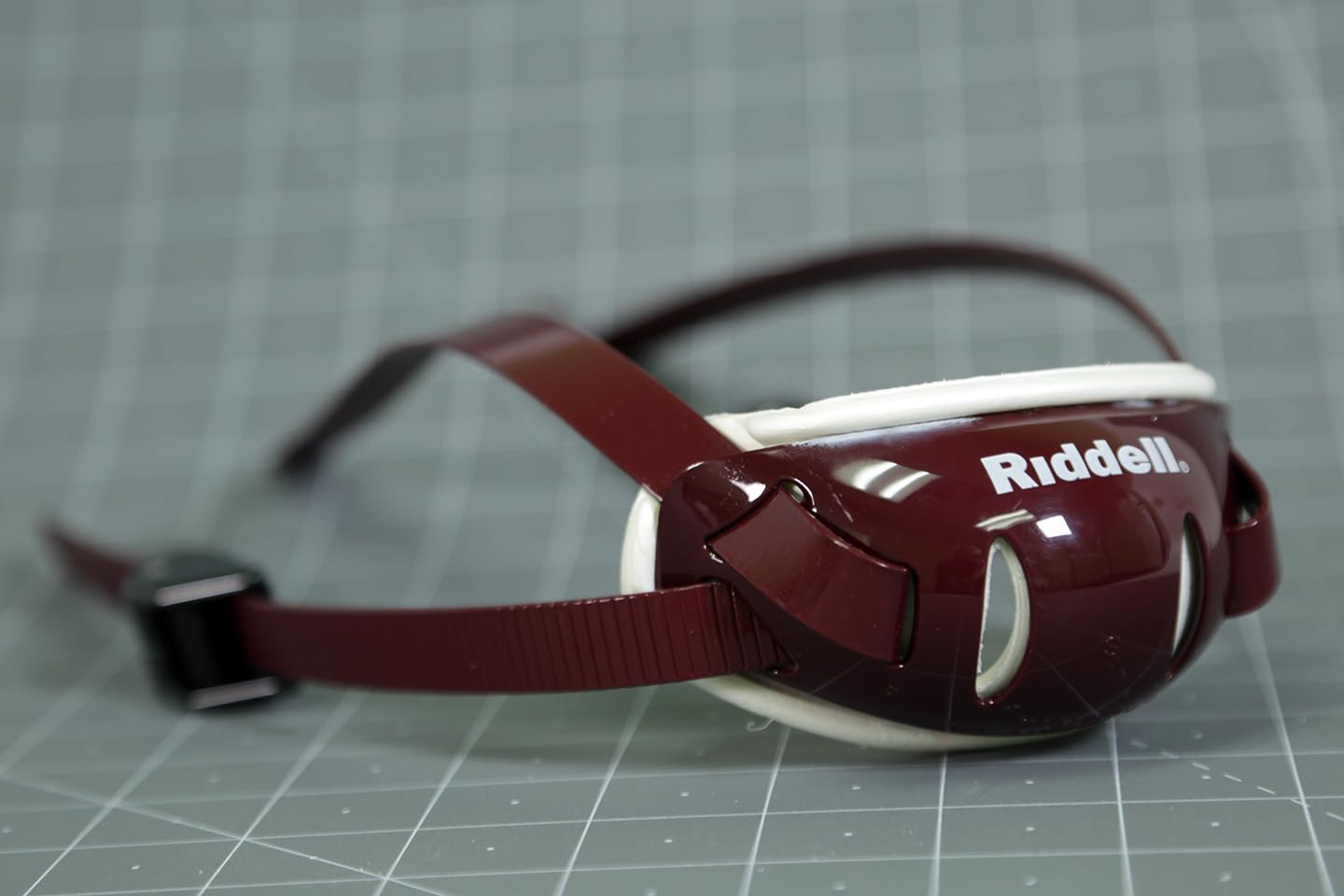 Green Gridiron Riddell SpeedFlex Chinstraps | Hard Cup | Cam-Loc | Legacy (Cardinal, Small)