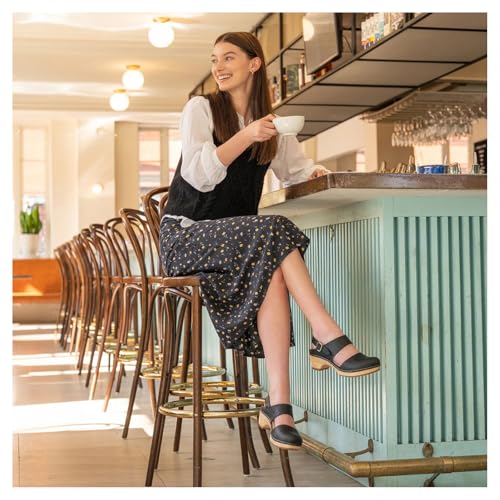 Dansko Lucia Closed-Toe Sandals for Women - Linings from Recycled Materials and Leather for Breathability- Lightweight Rubber Outsole for Long-Lasting Wear2