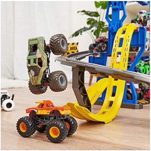 Monster Jam Storage Playset and Storage with Unique Grave Digger Monster Truck, Lights and Sounds, Children Toys for Boys and Ladies Ages 3 and up 8 51nWxImp9 L. AC