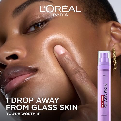L'Oréal Paris - Soin Éclat Lissant Visage – Crème Liquide Hydratation glass skin - À l'Acide Hyaluronique & Vitamines B5 et Cg + B3 - Tous Types de Peau - Revitalift Filler Glass Skin - 70 ml – Image 3
