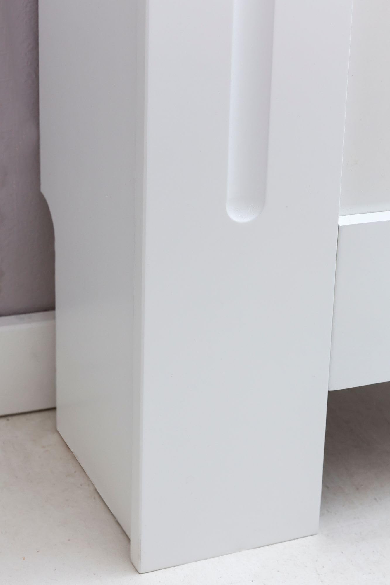 FineBuy Heizkörperverkleidung 112 cm Weiß Matt mit Lamellen | Heizungsverkleidung aus Holz, wärmedurchlässige Heizungsabdeckung, zusätzliche Ablagefläche, lackiert