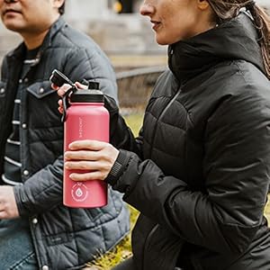 Grosche chicago stainless steel tea infuser flask beverage bottle hot cold drinks loose leaf tea infuser travel convenience water bottle 32 fl oz pink  urban country home decor