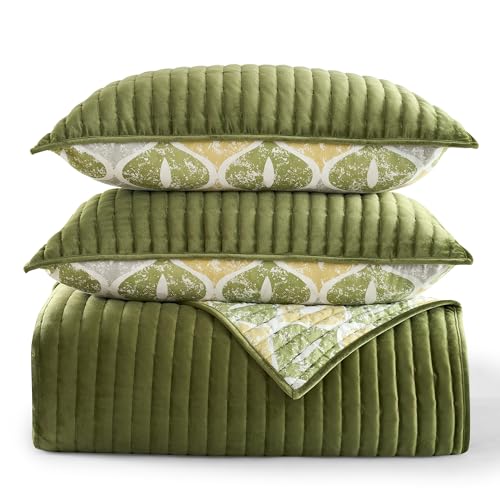 Image of Wonderful King Quilt Set, Cotton Reversible Lightweight Comforter, Striped Channel Stitch Green Velvet Bedding with Ogee Printed, Breathable & Comfortable, Suitable for All Season Bedroom Use,106 inchx94 inch