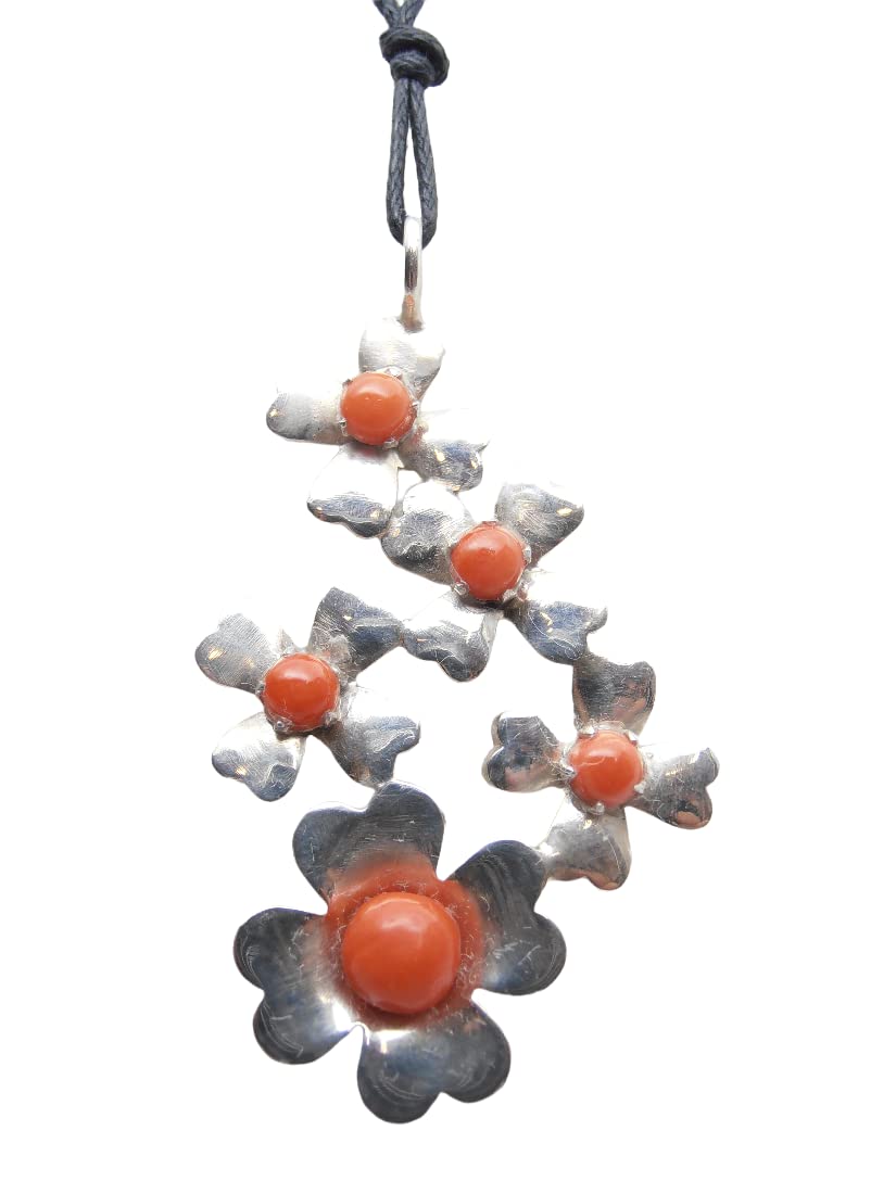 Pendentif corail rouge et fleurs argent 925 : un hymne à la nature et à la passion