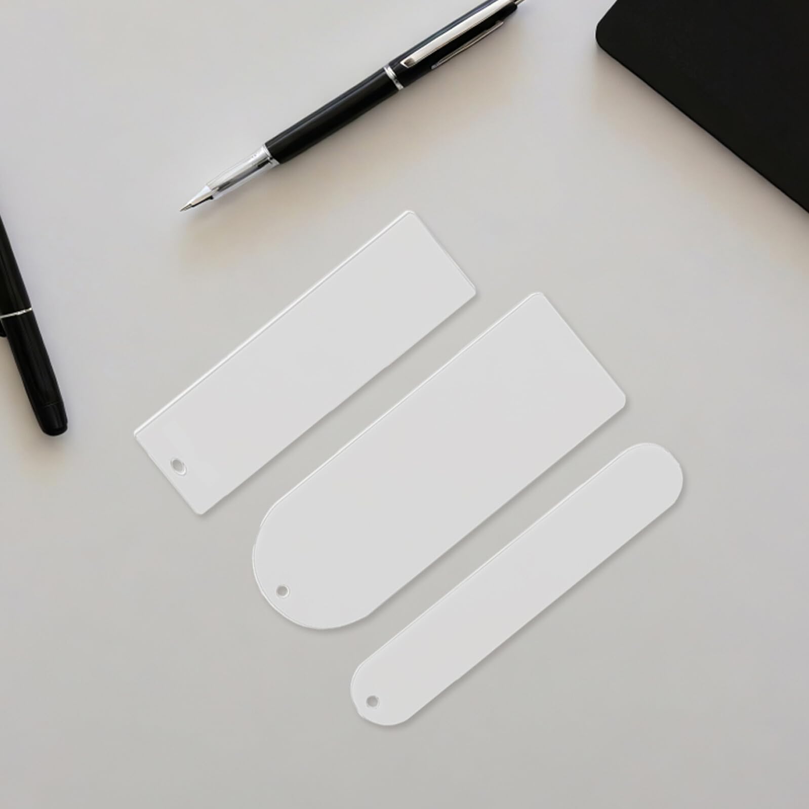 Set Segnalibri Vuoti in Acrilico Trasparente Rettangolari con Nappe Colorate Kit Artigianale Fai da Te per Donne e Ragazze Etichette Sospese per Creazioni Personalizzate