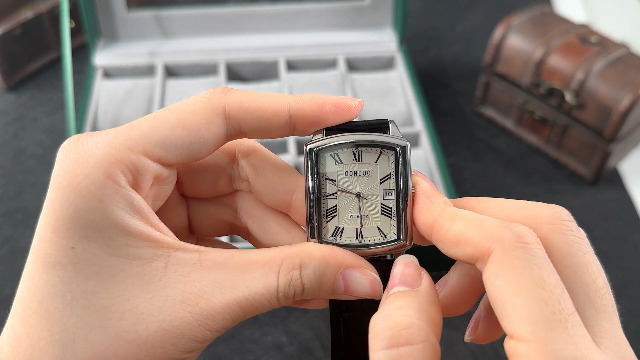 Amazon.co.jp: 四角い 腕時計 メンズ スクエア 防水: ローマ アナログ