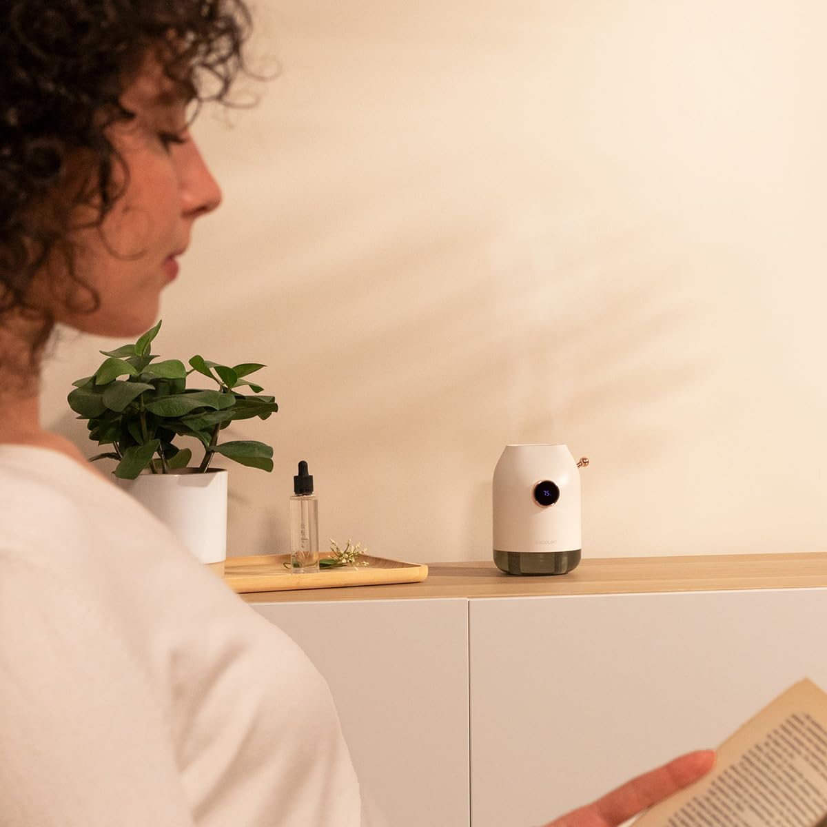 Cecotec Humidificador Difusor de Aromas sin Cables PureAroma 550 Cordless. 5000 mAh, 3 Modos de Funcionamiento, Doble Salida, Depósito de 550ml, con Batería y Pantalla, Aromaterapia