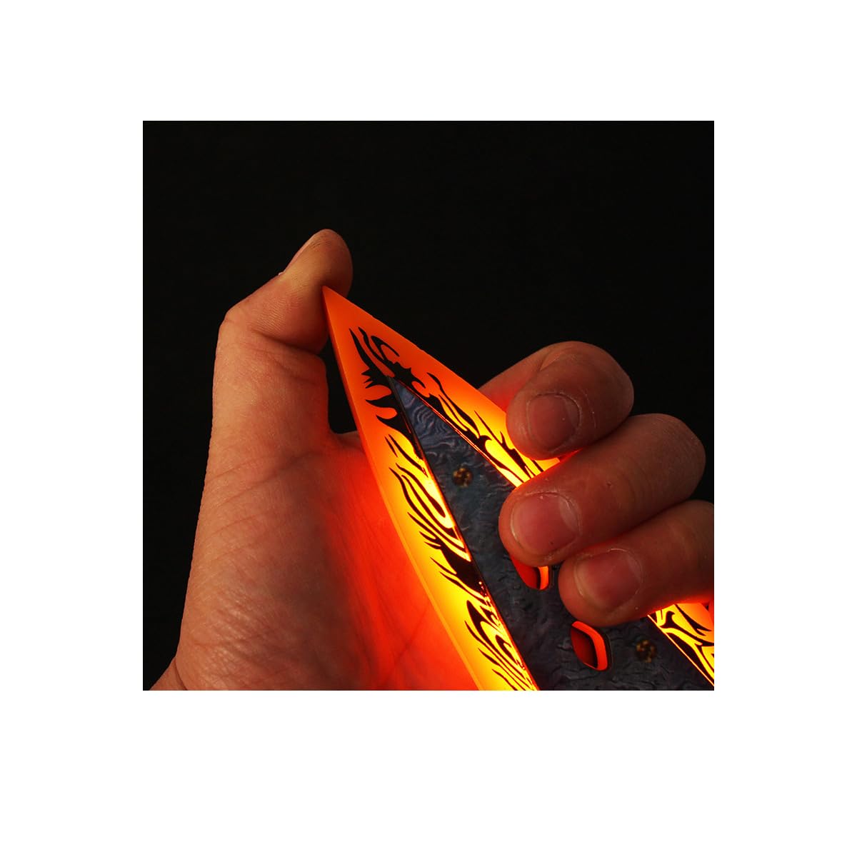 APEX レイス 赤クナイ イルミネーション + 台座 実物大 コスプレ APEX レイス 赤クナイ イルミネーション + 台座 実物大 コスプレ