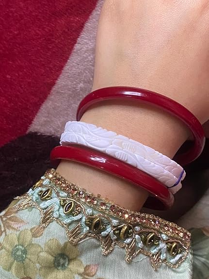 Image of HAPPYCRAFT Original Shakha Pola Bangles for Married Women (Pack of 4) | Traditional Bengali Red White Bangles Set | Daily Ritual Puja | Classic Ethnic for Traditional Bengali Saree Styling