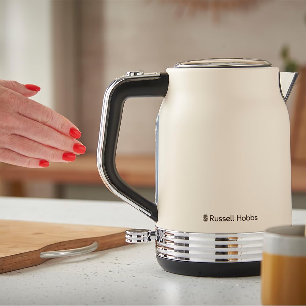 Russell Hobbs Wasserkocher [1,7L, 2400W] Hanley Retro Jasmine (Edelstahl, Vintage Design, Perfect Pour Ausgusstülle, Wasserstandsanzeige, 360° Sockel, Kabelaufbewahrung, energieeffizient) 28640-70