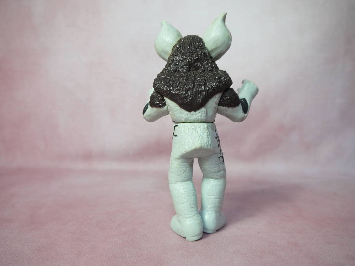 ウルトラセブン　怪獣イカルス星人 ソフビフィギュア Amazon | ウルトラ怪獣ソフビ イカルス星人 旧金型 2色セット