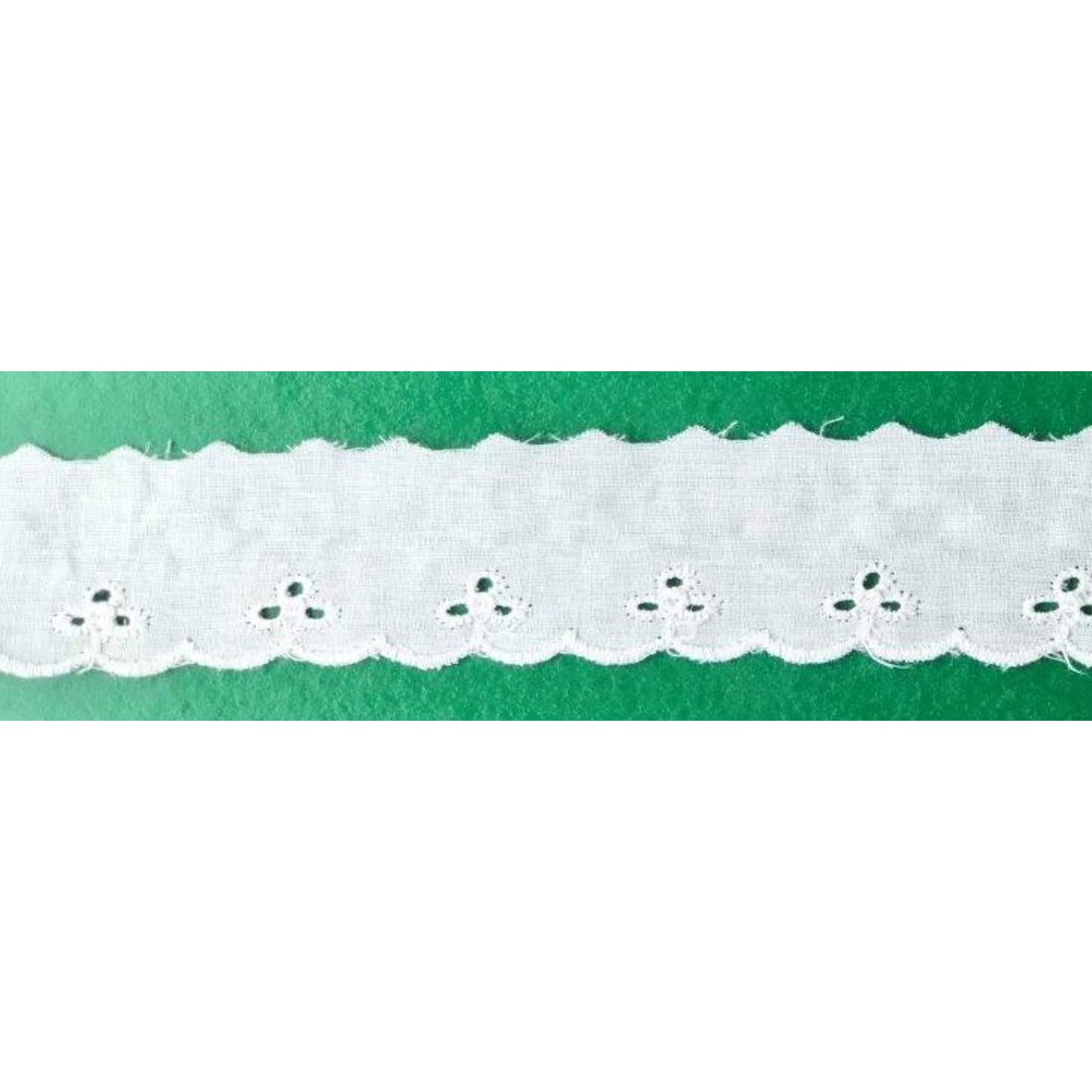 PCJS - 5M Cotton Schiffli Lace, White, Floral, Embroidered, Scallop Edge, Decorative & Craft, Home Textiles, Garments