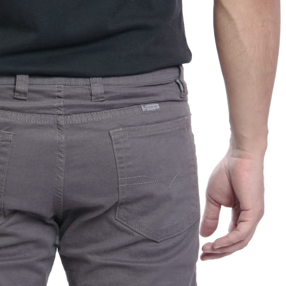 Calça de Sarja R7Jeans Masculina Modelo Tradicional Cinza em promoção! Veja a oferta e mais achadinhos de Calças 3 Hoje é o melhor dia para comprar Calça de Sarja R7Jeans Masculina Modelo Tradicional Cinza com aquele preço maroto! Promoção! Aproveite a oferta! 3