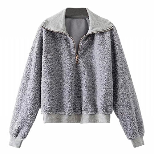 Chemise à manches courtes en velours gris contre la fraîcheur du printemps