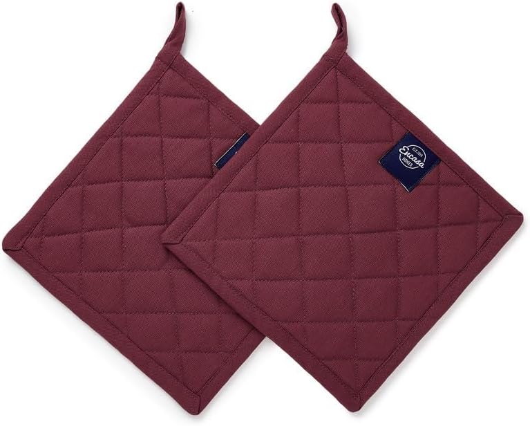 Encasa XO Heat Resistant Cotton Pot Holders with Hanging Loop - Set of 2 - Maroon - Multipurpose Quilted Everyday Hot Pad for Kitchen, Camping, BBQ & Microwave - 8x8 in - Image 3