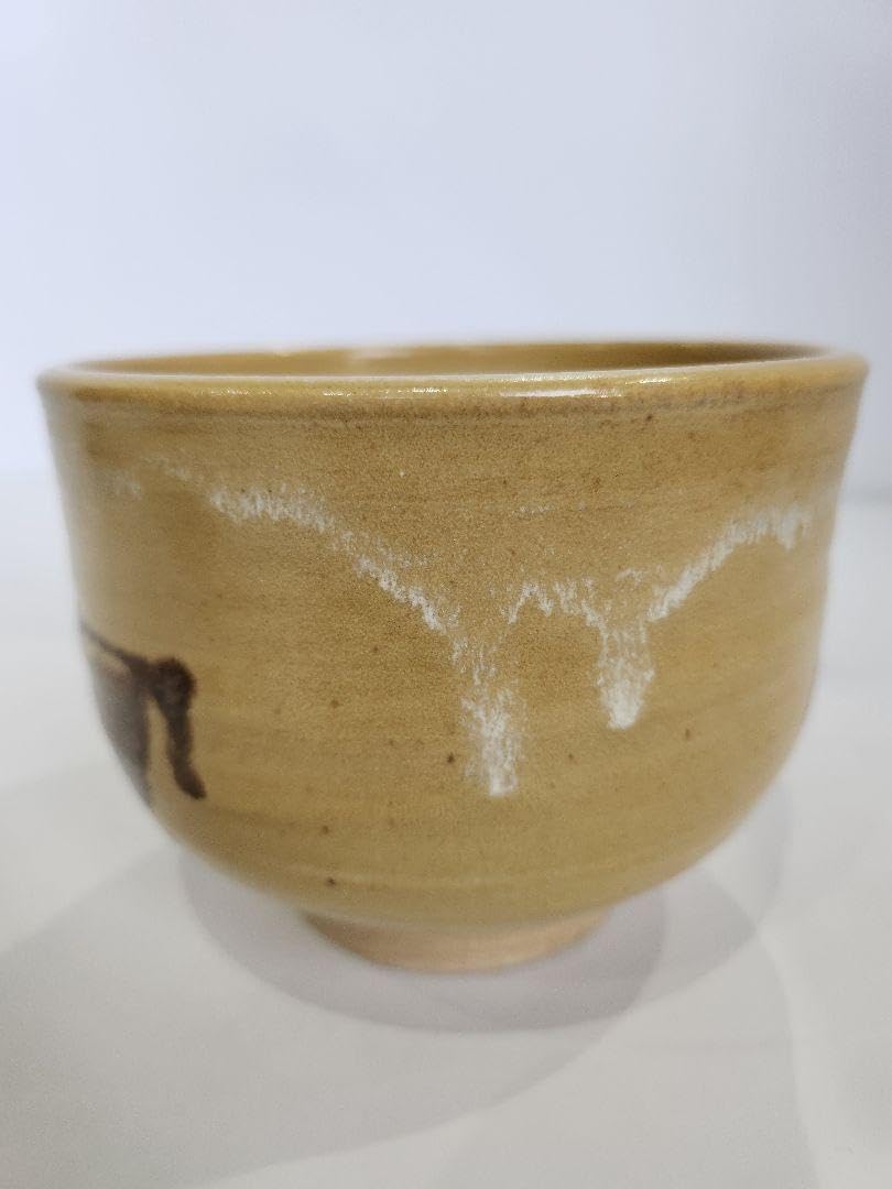 究極の美◼️蔵からかなり古そうな見事な雰囲気の抹茶茶碗が出て来ました。茶道具 究極の美蔵から、またまた凄そうな古い抹茶茶碗が出て来ました。 究極