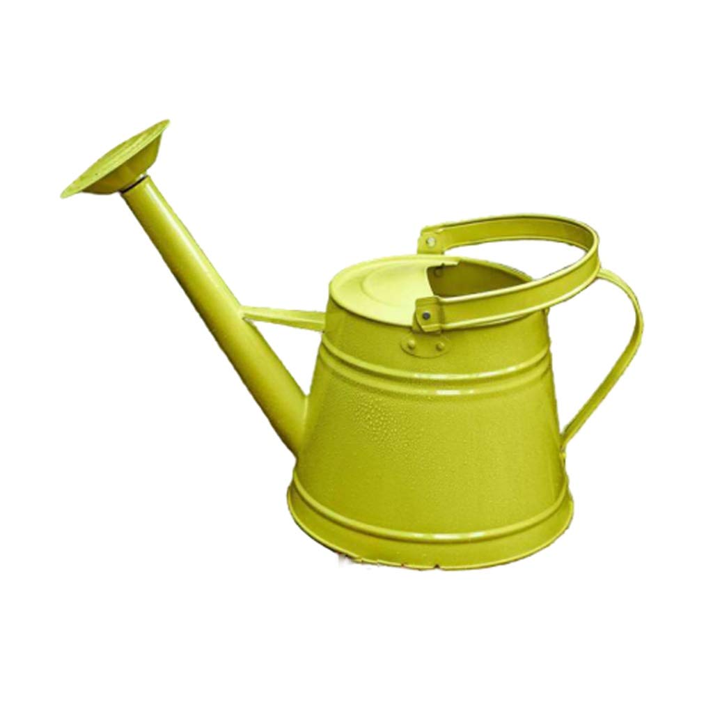 Arrosoir de jardin vintage en fer jaune pour sublimer vos balcons et terrasses fleuries