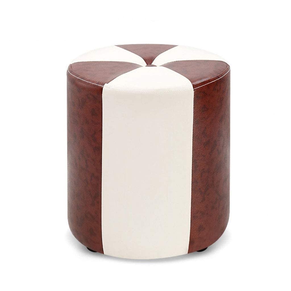 Pouf repose-pieds étanche autour de la table à thé pour un salon chaleureux