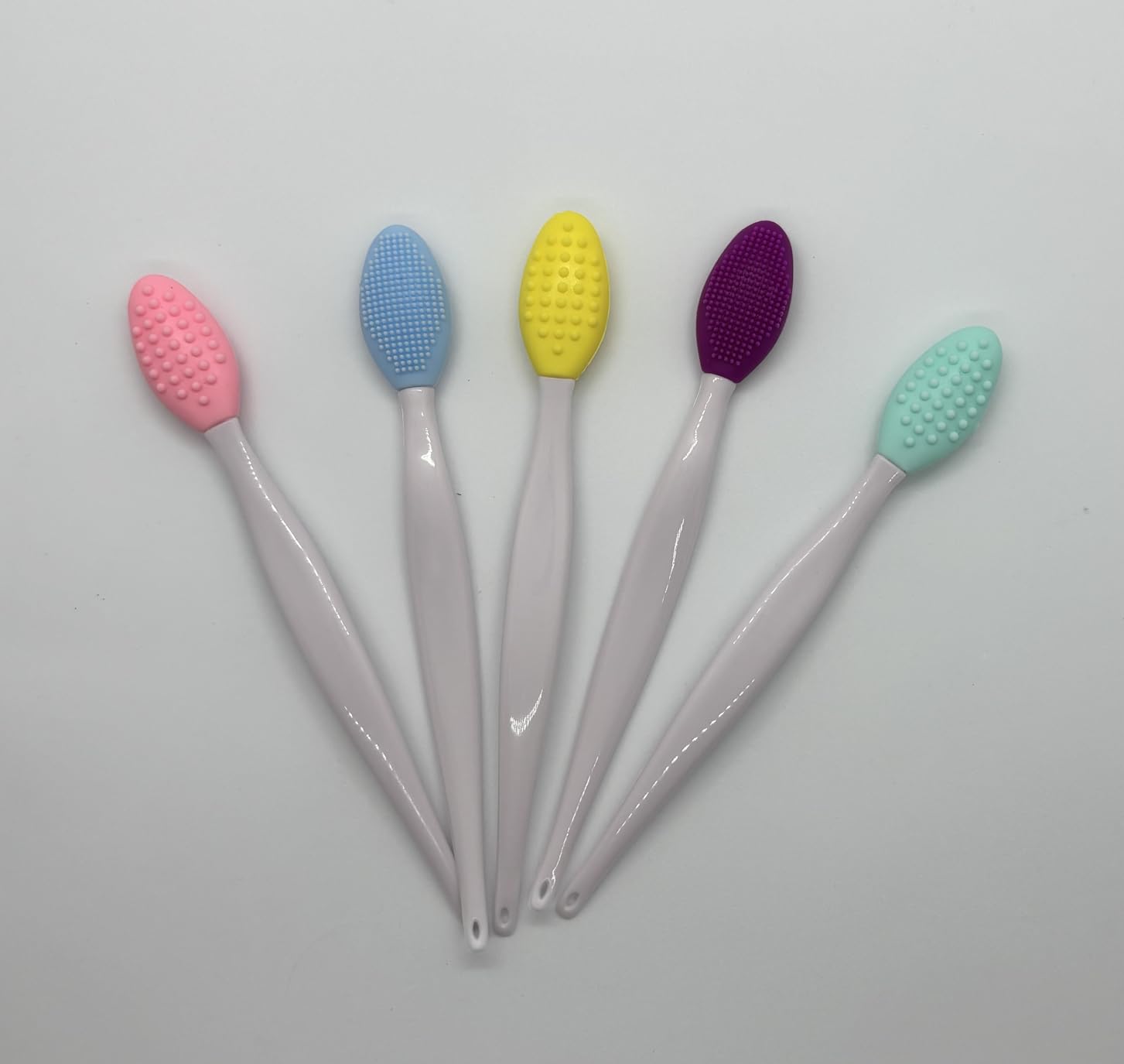 Yoizyfree 50 Pcs Lip Scrub Brush,Lip Scrubber Exfoliator,Double-Sided Silicone Lip Brush Tool for Men Women Lip Lightening, Lip Exfoliator Scrubber Tool for Dark Lips